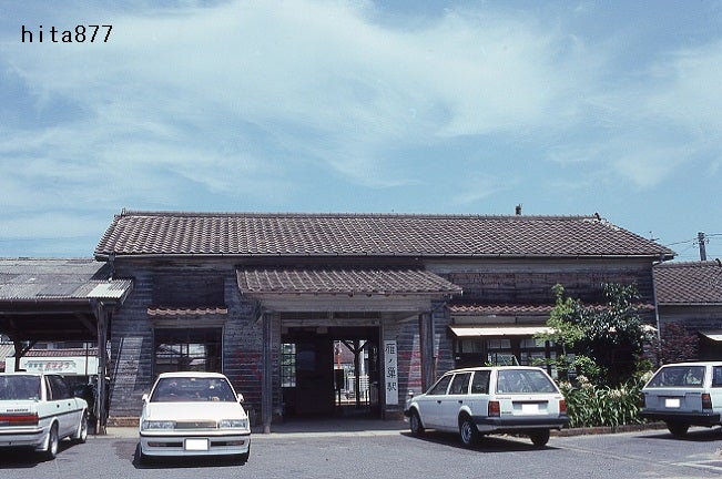 福岡市東区 メディアでも話題、JR雁の巣駅・西鉄雁ノ巣バス停近くにある、さつまいも専門店「ひらぎさんのおいも」店舗前には、おいもスイーツの自販機が設置されています。号外NET 福岡市東区