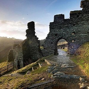 デヴォン州個人旅行ガイド 2025年 ：おすすめのアクティビティ、人気観光スポット、旅程の計画、宿泊施設、グルメ、交通機関、天気など、旅行に必要な情報が満載 2025年10月更新Trip.com