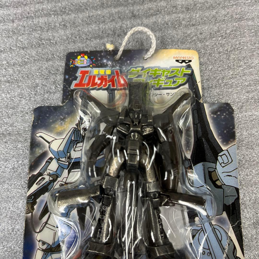 現在発売中のヒプノシスマイク、オフィシャルガイドブックにて、各キャラクターのエクストラワードローブをデザイン、監修しております。ぐんぐん成長していくヒプマイの今後が楽しみです。 自分がデザインした洋服を実際に作ってグッズ化したら楽しいだろうな