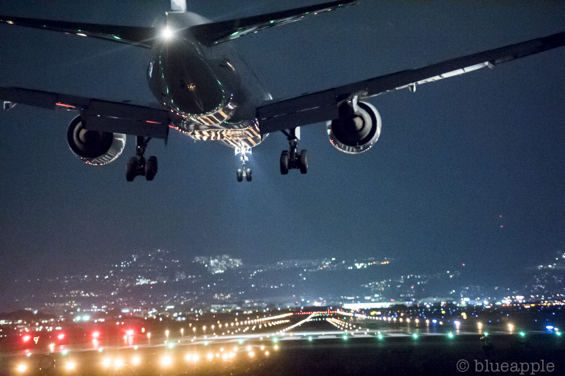 千里川の土手からの伊丹空港 – PhotoOffice sAka
