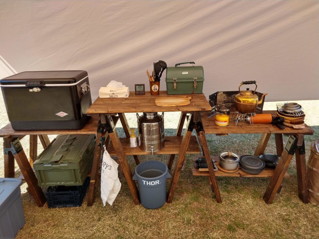 キャンプ用キッチンテーブルのおすすめ16選！折りたたみ式もHEIMハイム