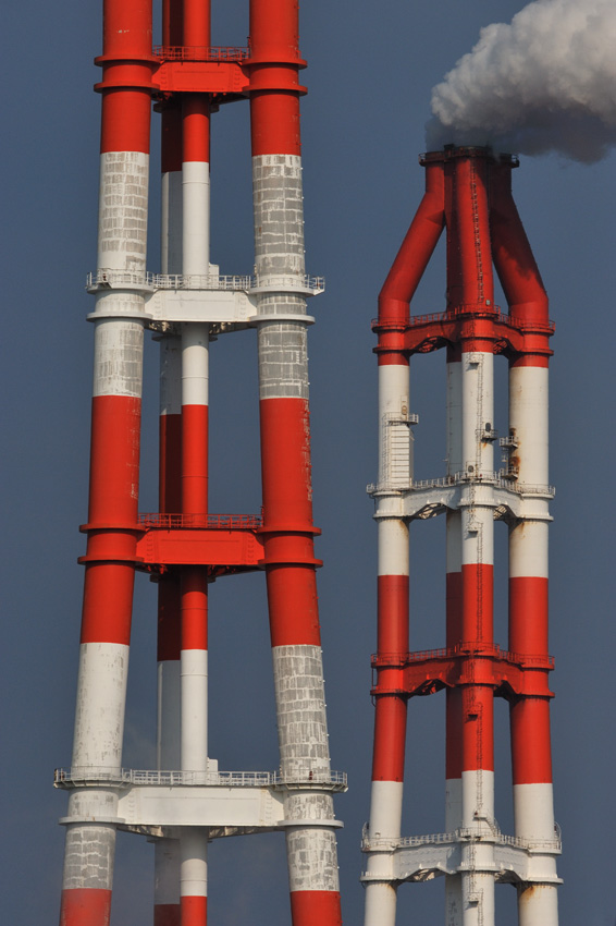 旭カーボンの煙突この鉛色の空 FC2版