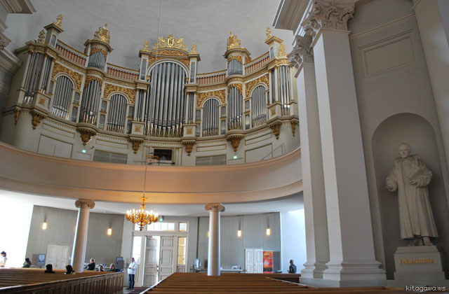 おいしいサーモンスープが食べたい！！🐟✨ @yulife_traveljp 今回ご紹介するのは、ヘルシンキでおいしいサーモンスープが食べられる『STORY』さん✨サーモンスープはレストランでも食べられますが、初めてのフィンランドでレストランは緊張するな🫨