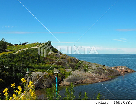 スオメンリンナ島 - バルト海を見渡す水辺の要塞 -