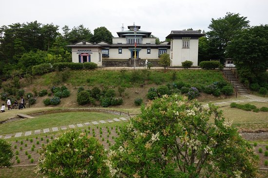 クラウドファンディング 「ネパール 仏教寺院」を守れ！ リトルワールド- YouTube