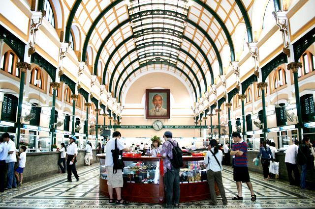 世界で最も美しい郵便局11位中2位にランクインしたホーチミン市郵便局の美しさを堪能しましょう