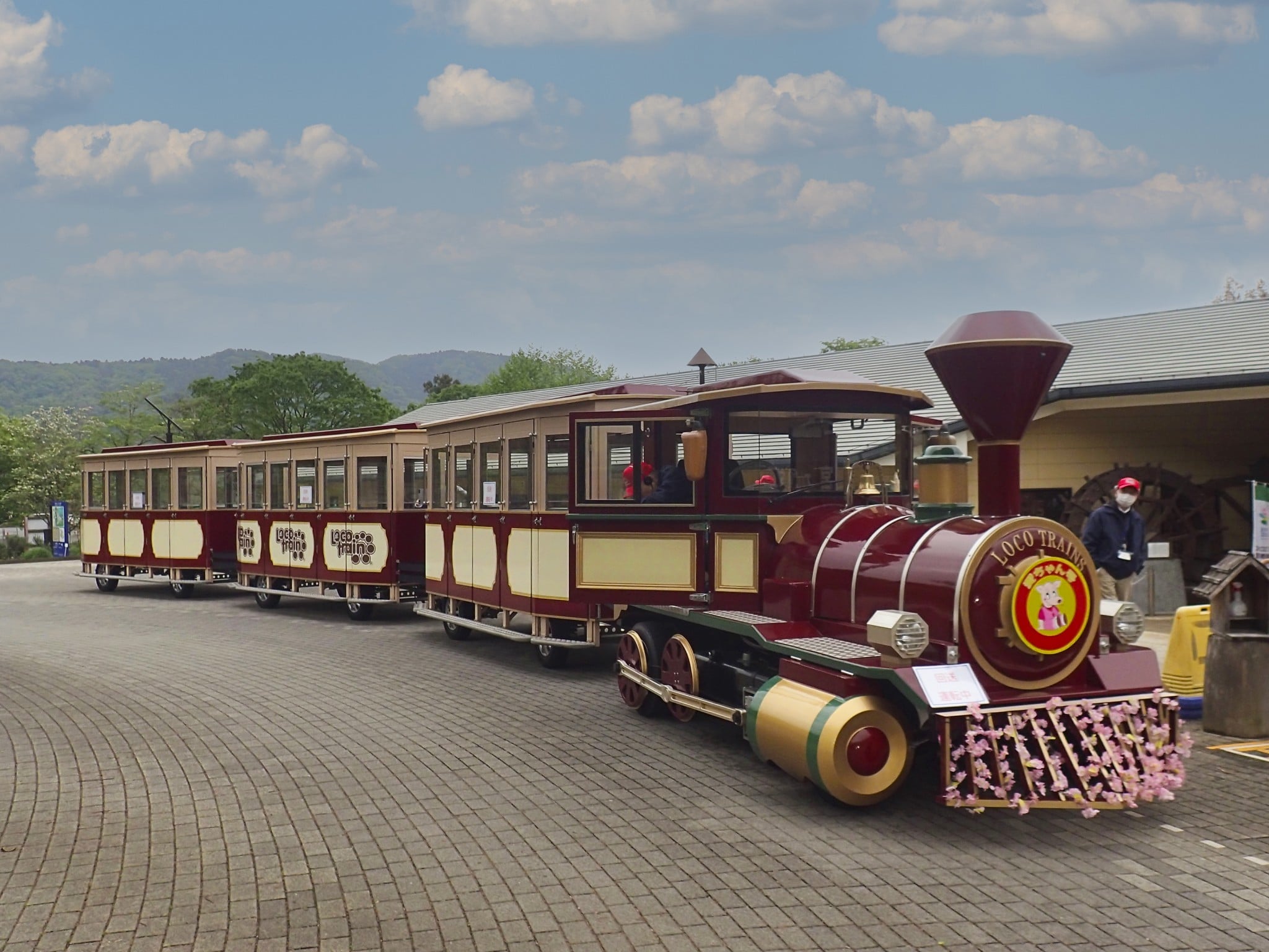 小田原城址公園のこども遊園地は、びっくりするくらい安いおでかけで、好奇心と五感を育てよう