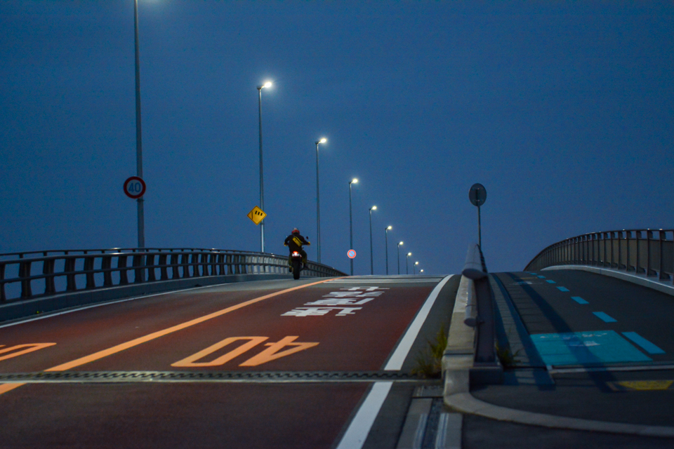 東京都 －港区レインボーブリッジにて 2013年3月10日－ –