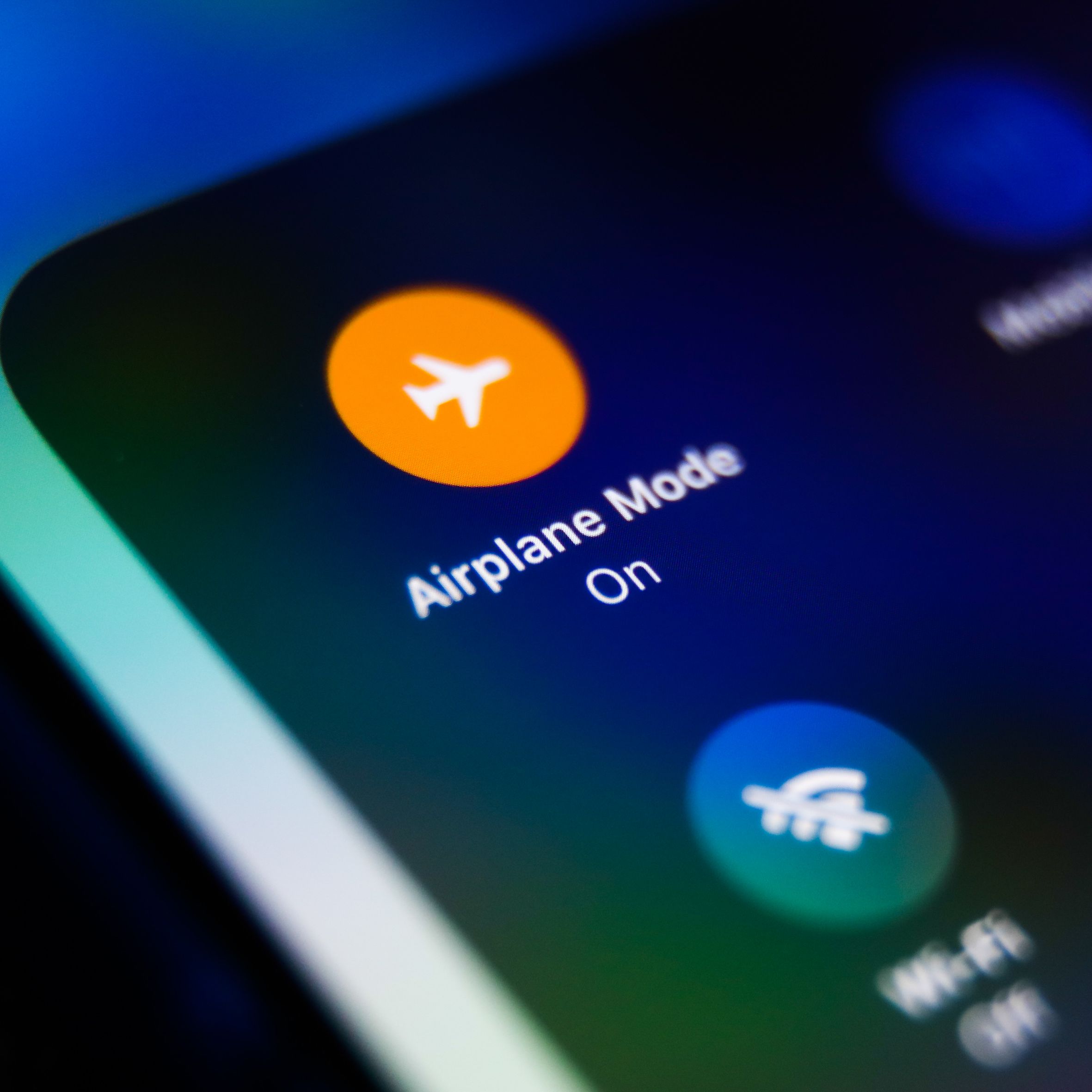 第124回 「飛行機内のWiFiの話」：IPよもやま話：株式会社日立システムズフィールドサービス