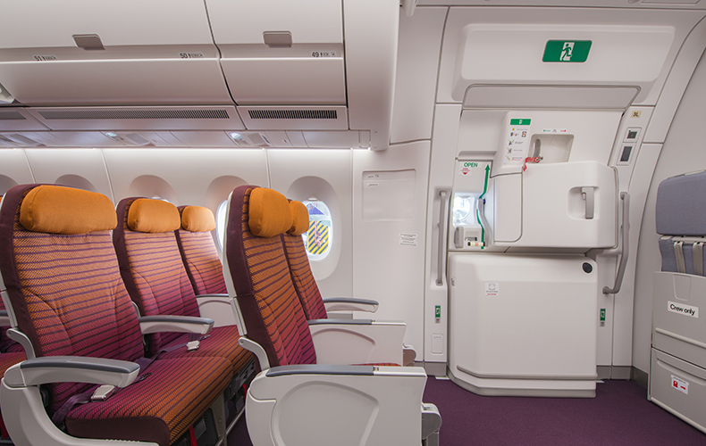 飛行機の座席ランク完全解説！クラス選択のポイントは？タビーカJALカード
