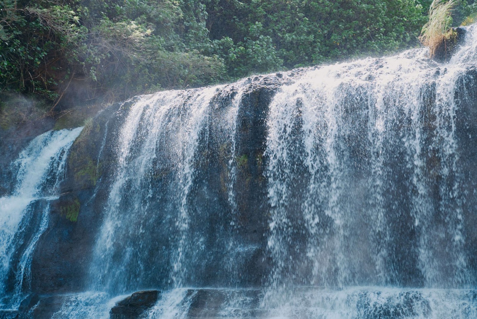 グアムのタロフォフォの滝で横井庄一さんの歴史勉強！！ guamタロフォフォの滝 歴史
