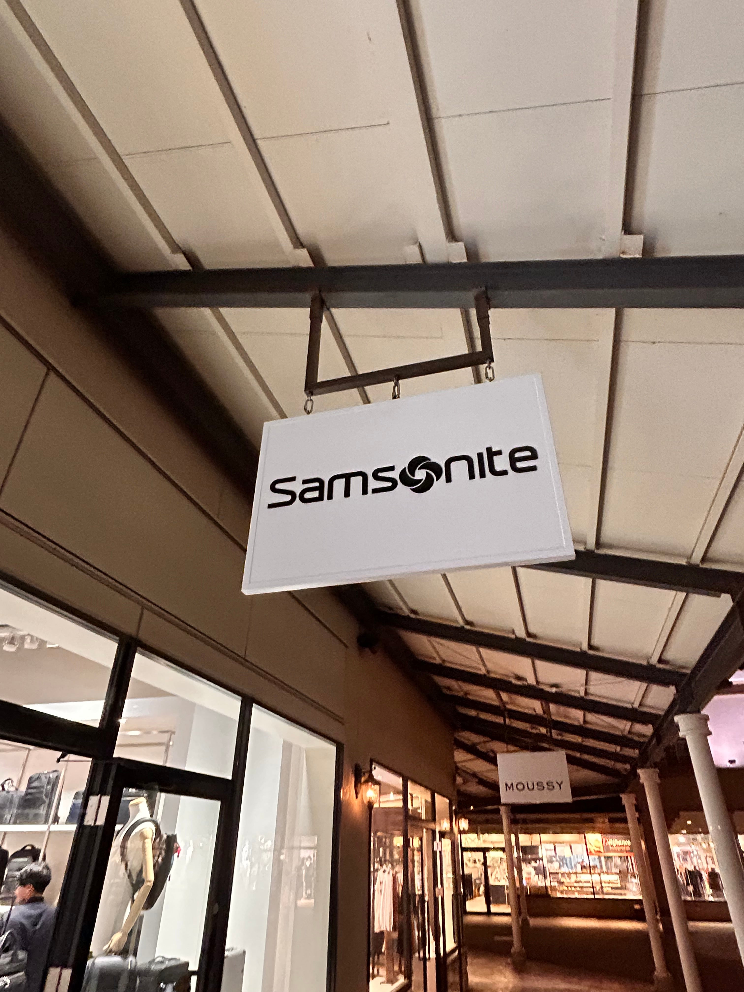 サムソナイト 神戸三田プレミアム・アウトレット -