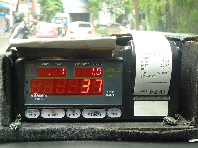 タイ・バンコクのタクシー事情！空港から市内までの移動に便利？料金相場は？リノシー タイ ブログ