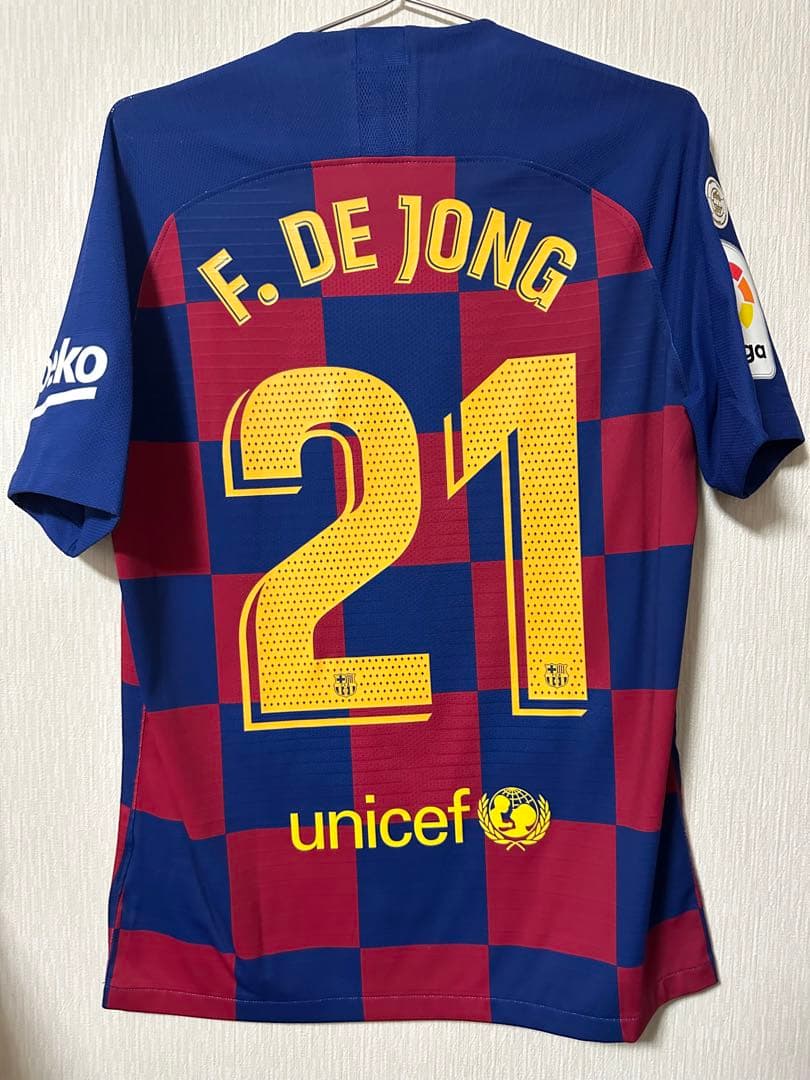 De Jong選手データ ミッドフィルダーFCバルセロナ公式サイト