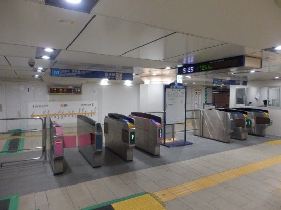 浅草駅から浅草寺・雷門へのアクセス完全ガイド！4つの浅草駅からの行き方を動画で解説 - まっぷるウェブ