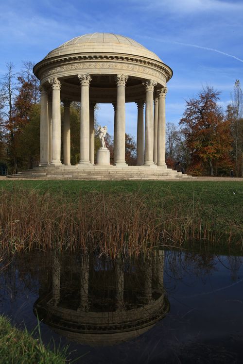 パリ 世界遺産ベルサイユ宮殿&トリアノン離宮 1日観光 英語ガイド