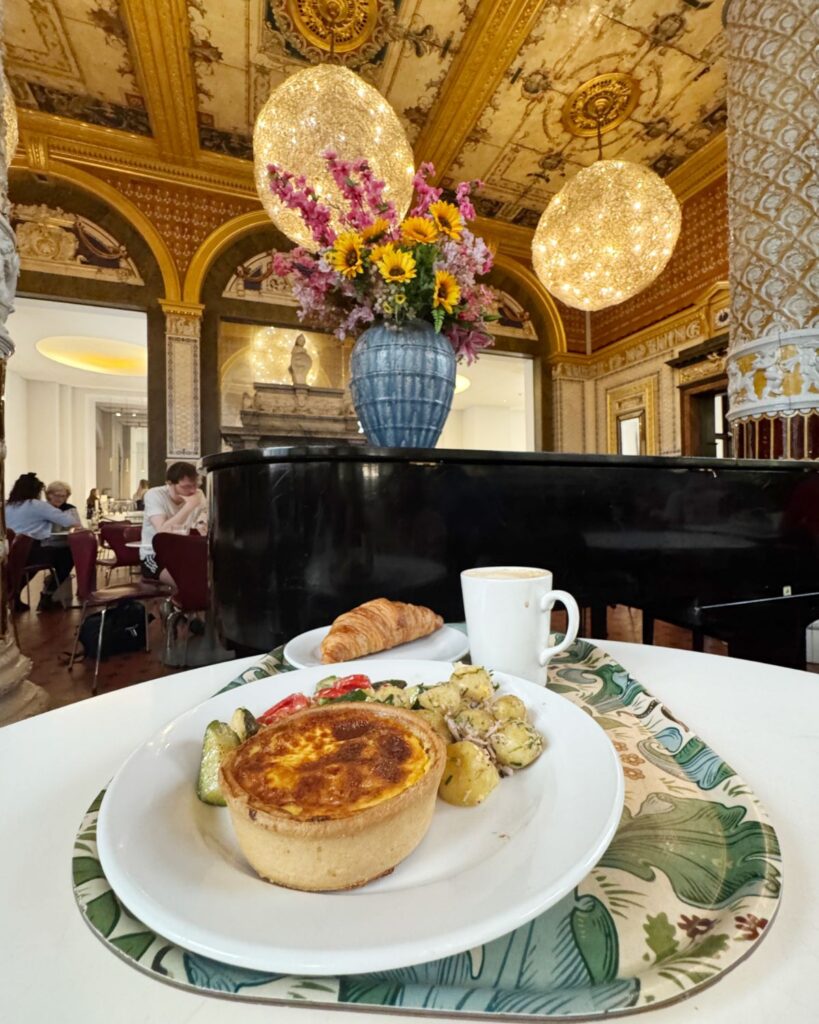 お茶＠ヴィクトリア＆アルバート・ミュージアム・カフェ V&A Café