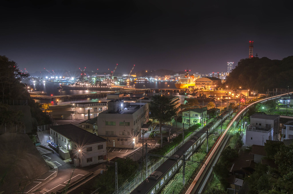 横須賀中央公園の夜景 02350000776 の写真・イラスト素材アマナイメージズ