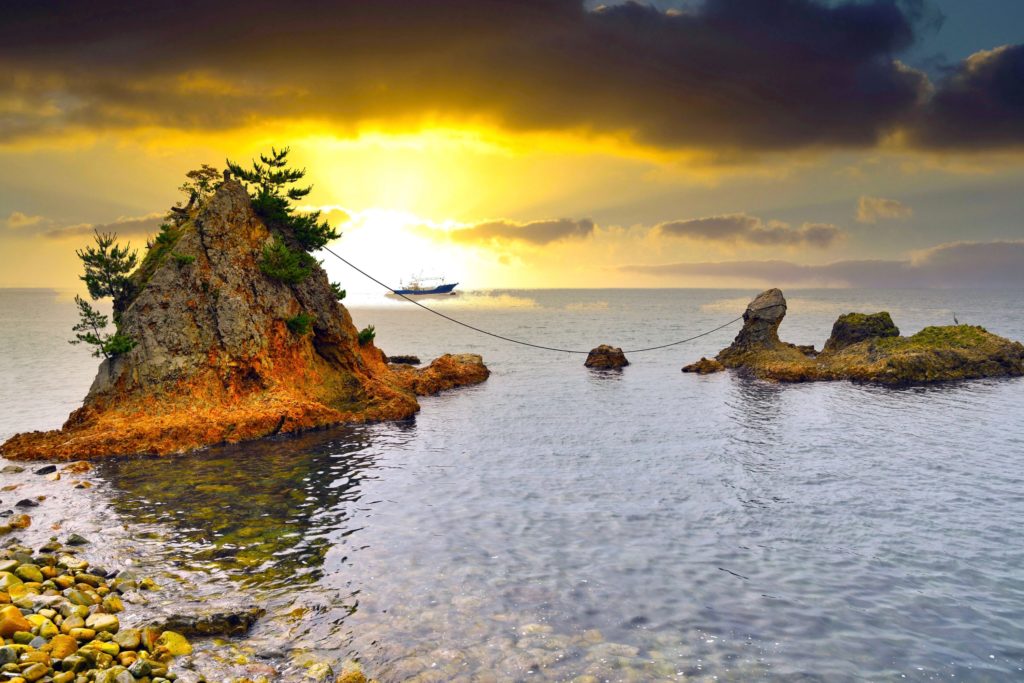 男女岩」の観光情報ほか島根県松江市