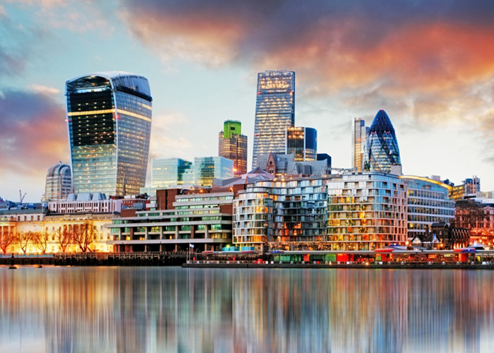 yamakawashuppansha新刊✨ 木下賢一『近代都市パリの形成と民衆の世界 近代化と共同性』19世紀フランス第二帝政期のパリを舞台に展開する「近代化」の動きと、そこに自立して生きる民衆の共同性のあり方に着目し、フランスにおける研究動向を紹介しつつ、著者の長年