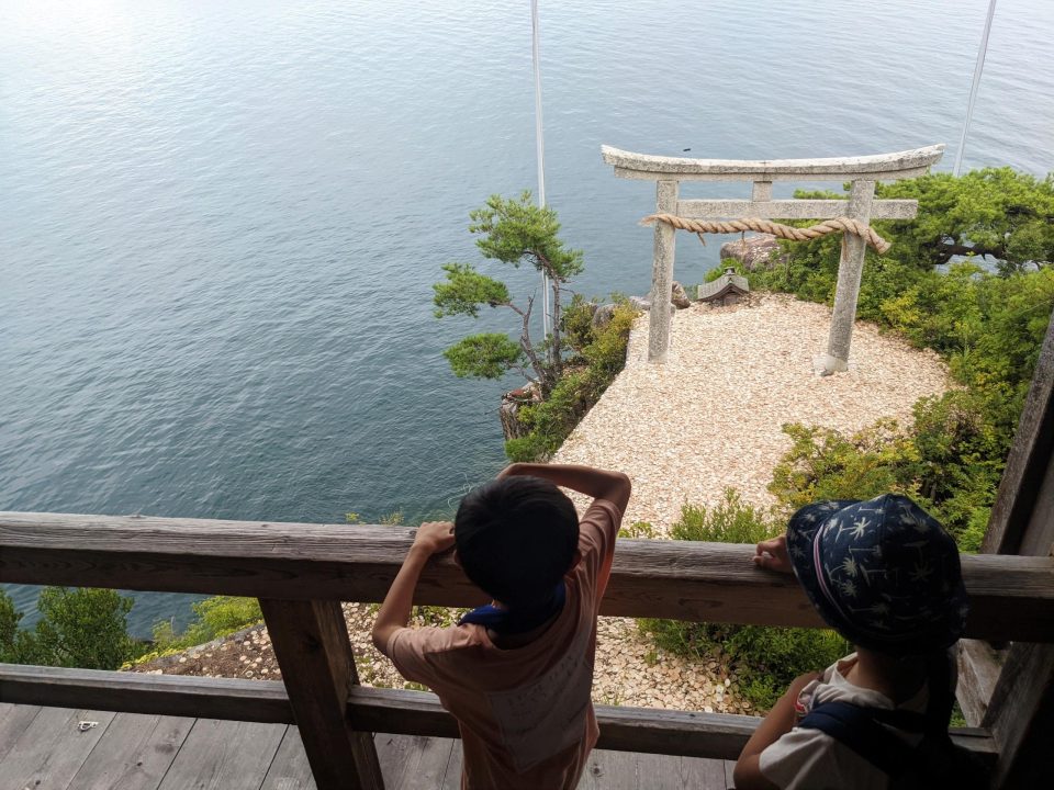 琵琶湖のパワースポット「竹生島 ちくぶしま 」は神の住む島