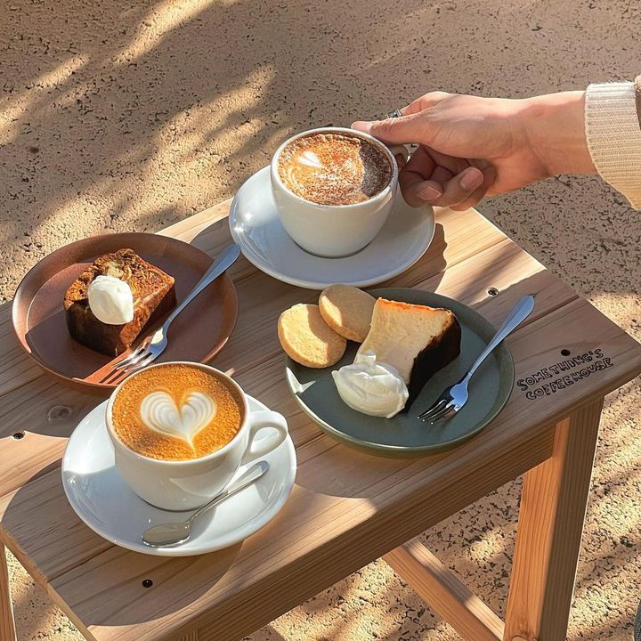 江ノ電BGMCafe Luontｶﾌｪﾙｵﾝﾄは非日常の空間でゆったり優雅な時を過ごせる場所でした。飲食店応援団！FヨコSAVE＆EAT