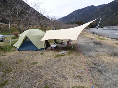 テンマクデザインの焚き火タープ！ムササビウイングを徹底調査！張り方・ポールの長さ・小川張り・テント連結山行こ