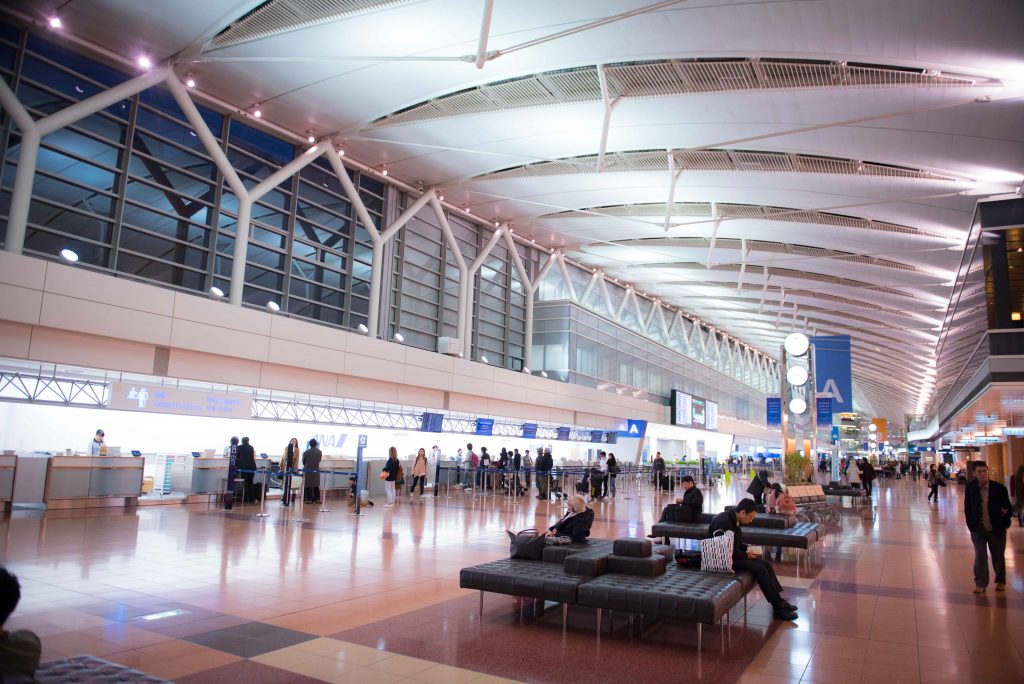 2023年おすすめの海外旅行先は？本格始動する「羽田空港第2ターミナル国際線出発ロビー」をひと足お先にチェック！公式 モノマックス MonoMax 付録、カバン、時計、家電、カップ麺などの情報を詳しく解説