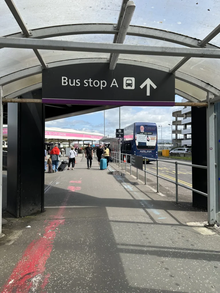 ヨーロッパ貧乏旅行記 5 エディンバラ空港→市内へ世界のタビ番長@貧乏旅人