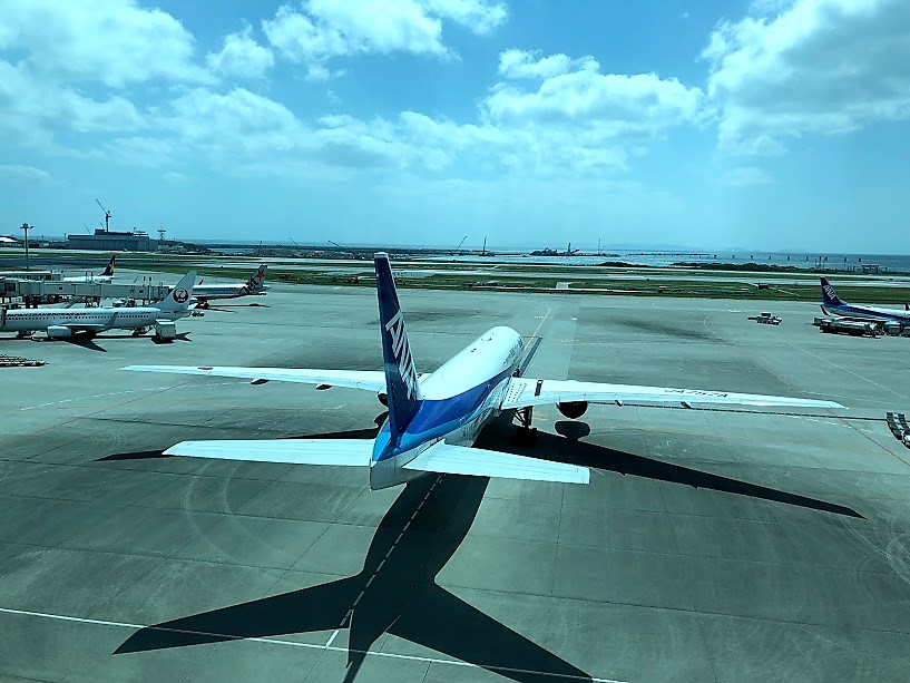 瀬長島展望台に行ってみた。那覇空港や第二滑走路まで見える飛行機の撮影ポイント。 - てくてく沖縄