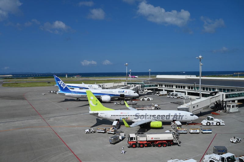 那覇の飛行機撮影ポイント 国際線展望デッキMGT Greenjet 飛行機撮影記