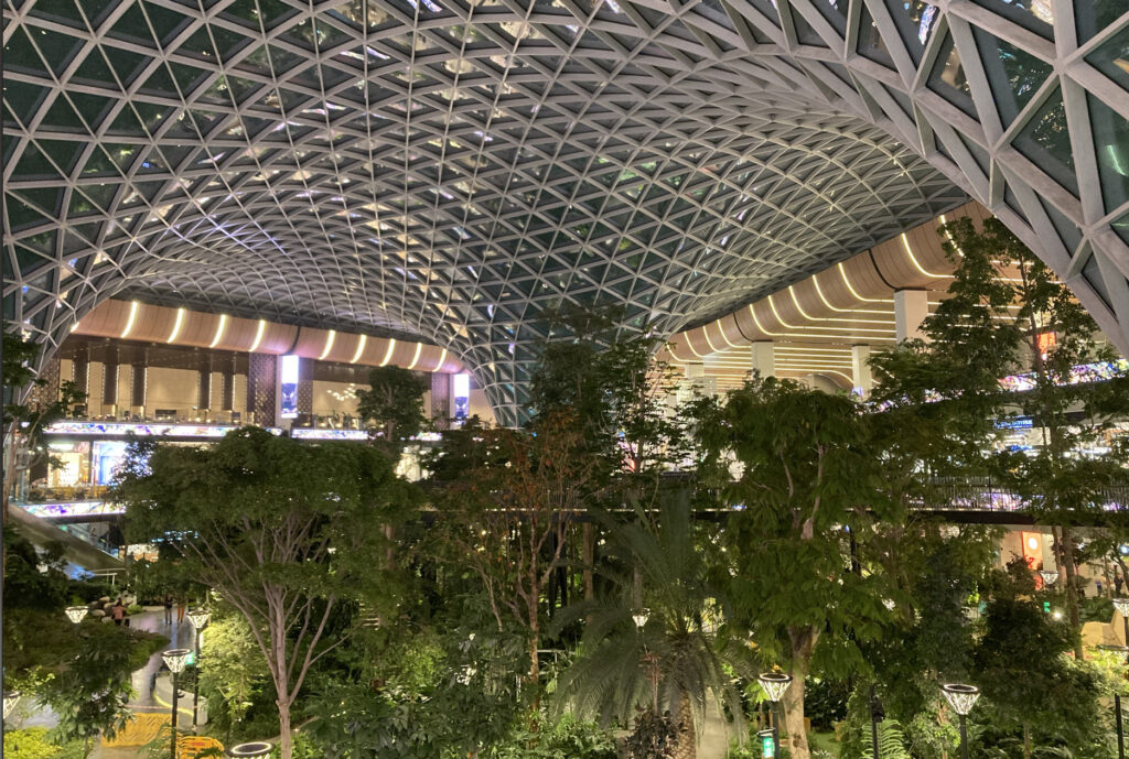 ハマド国際空港 アル・マハ・トランジット・ラウンジ ドーハ