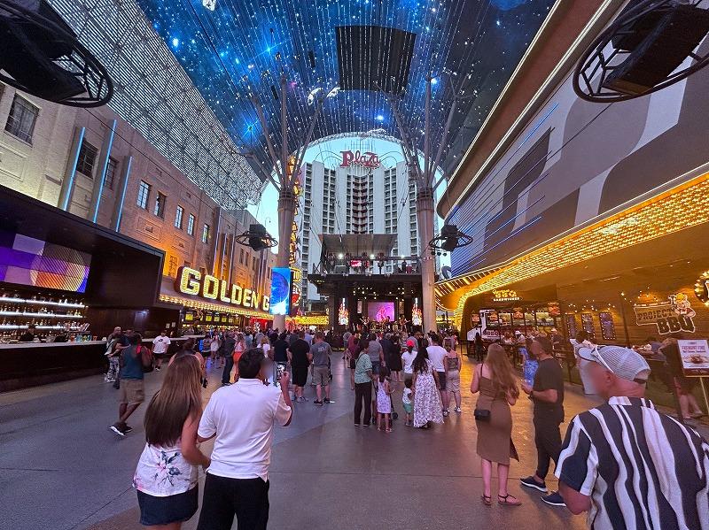 これぞラスベガス！感満載のフリーモント ストリートへ・アメリカ旅13Kicking ☆世界の旅へ