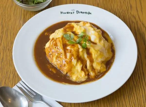 鎌倉 江ノ電が目の前を通る！犬連れＯＫ！テラス席のあるおしゃれカフェわんわんメディア