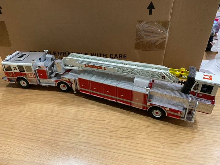 アメリカ マイスト社製MAISTO社 消防車3種 3台セット売り