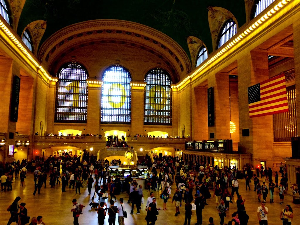 アメリカ🇺🇸ニューヨークグランドセントラルオイスターバー 1913年創業、ニューヨークのグランドセントラル駅にあるオイスターバーで牡蠣😋「ポン酢で食べたい 」と思った時、日本人だなぁ、と自覚した笑 他の投稿もみてね🌙