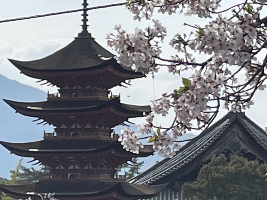 厳島神社五重塔 広島県廿日市市宮島町 の歴史、観光情報、所在地、アクセス