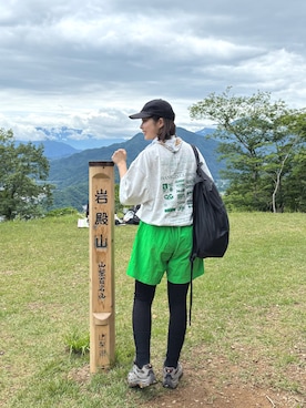 快適でおしゃれな夏のレディース登山コーデ：軽量素材と機能性を重視