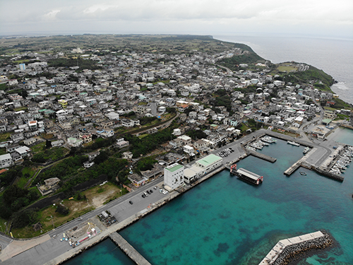 宮古島街並みの風景 - ビルの外観のストックフォトや画像を多数ご用意