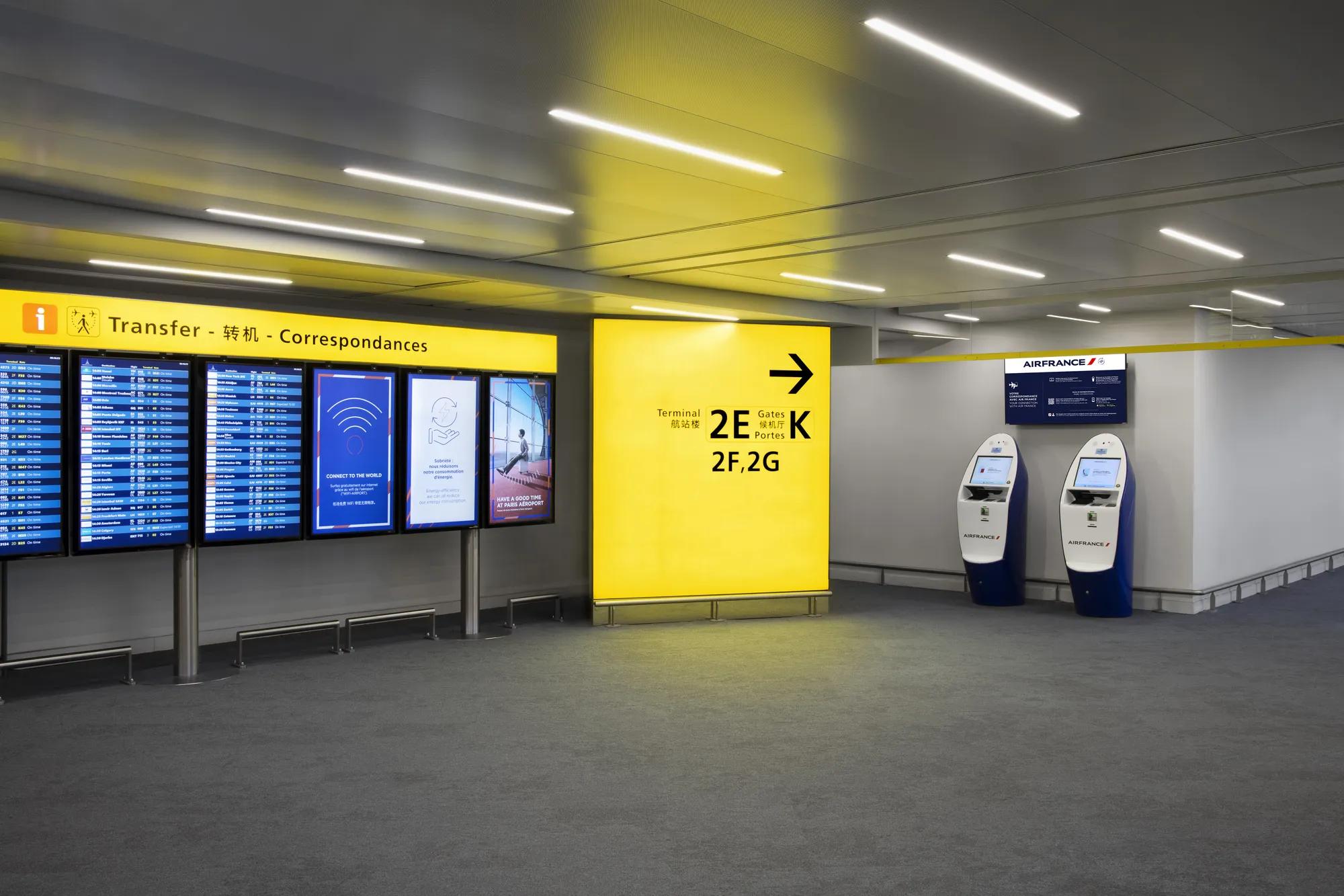 パリ シャルル・ド・ゴール空港ターミナル2Fラウンジエールフランス航空エアフランス, 日本