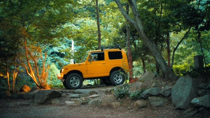 ジムニー 純正装備みたいに車内に馴染む！本革調アームレストでロングドライブを快適にMADURO ONLINE