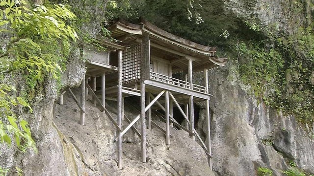 三仏寺・投入堂 鳥取県三朝町三徳 - 日本すきま漫遊記