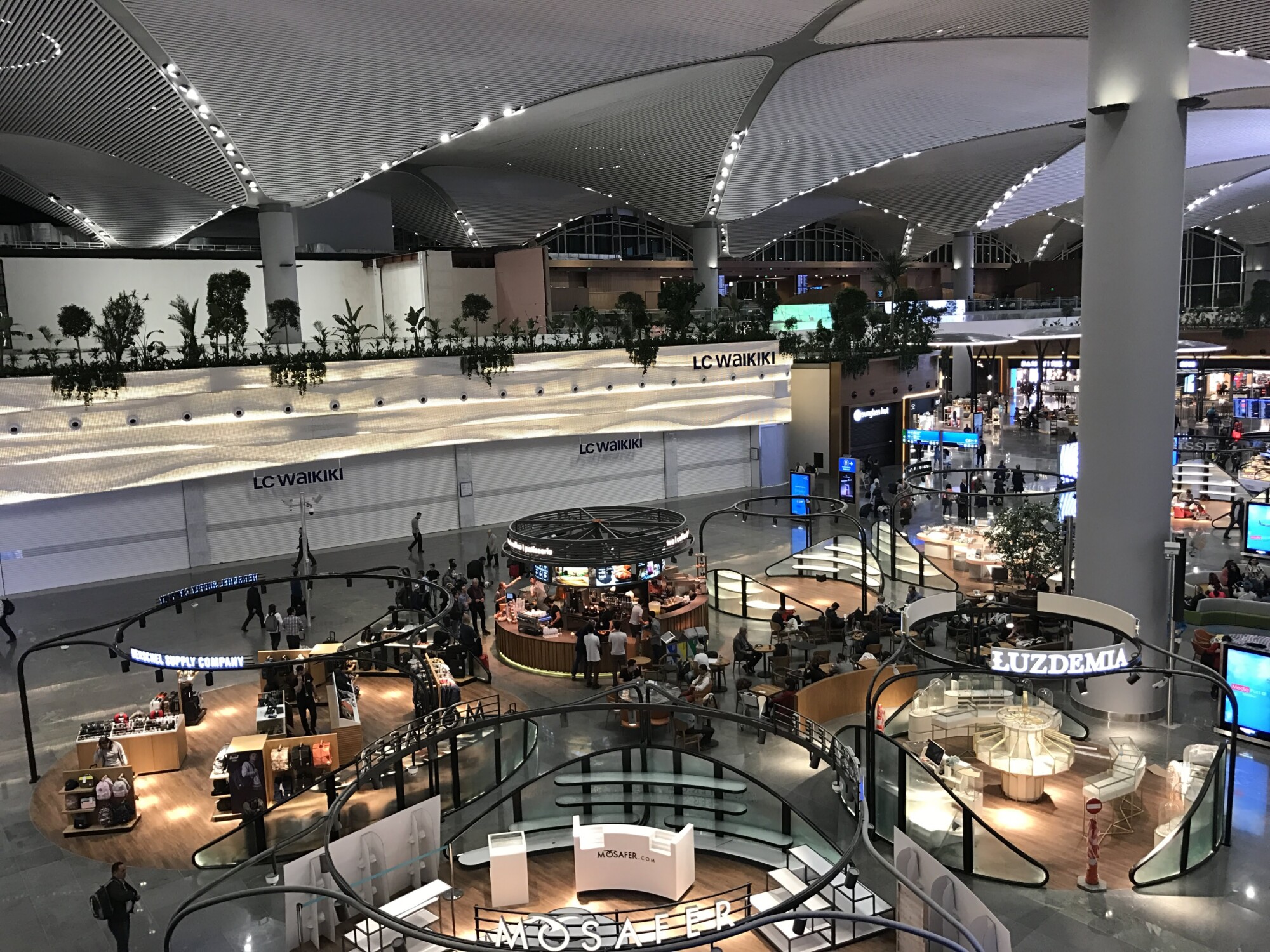 イスタンブール空港内での長時間トランジットの過ごし方 - 地味マイラーの旅行記