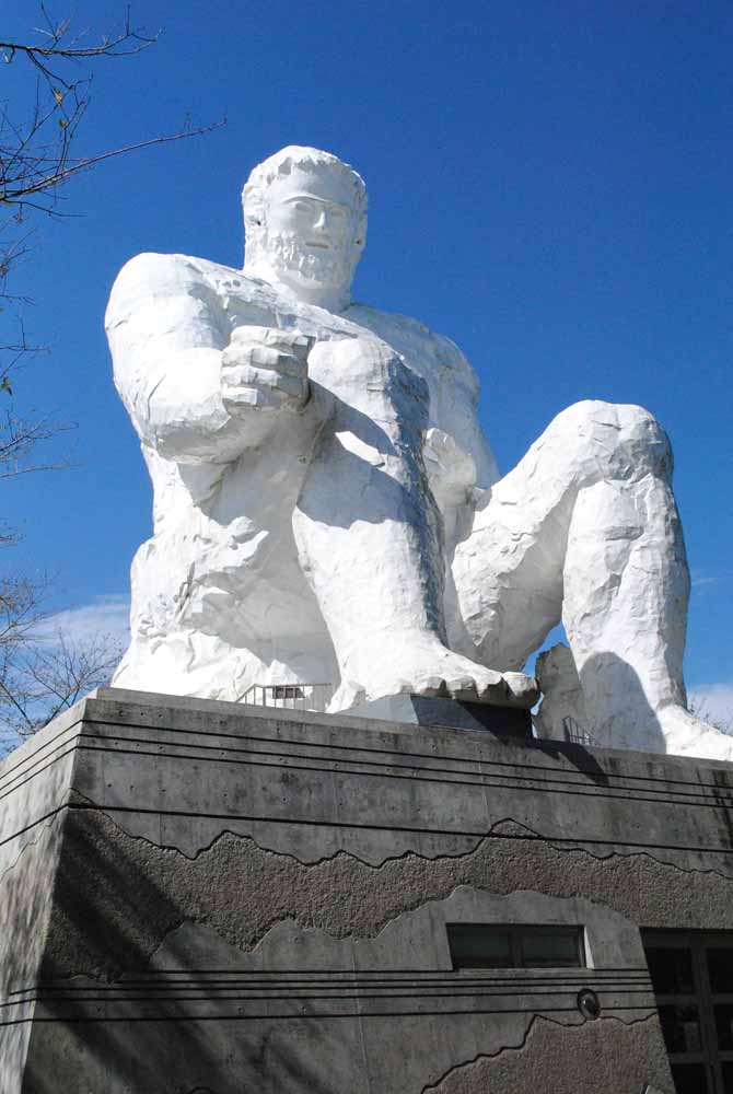 茨城探索 巨人伝説！ライトアップされたダイダラボウ！文献がある貝塚の中では世界最古みたいです！ 大串貝塚ふれあい公園水戸市