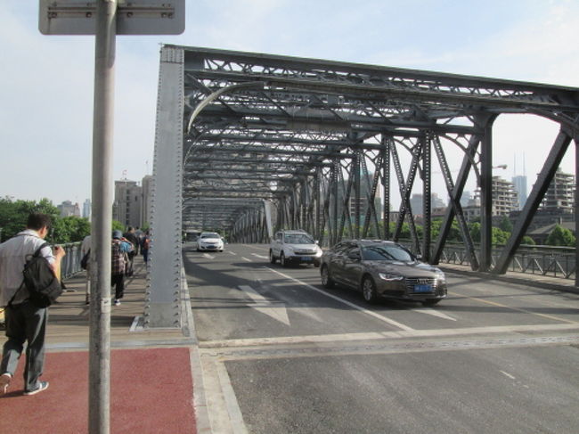 上海踩踏之時官員奢侈用餐引眾怒- 紐約時報中文網