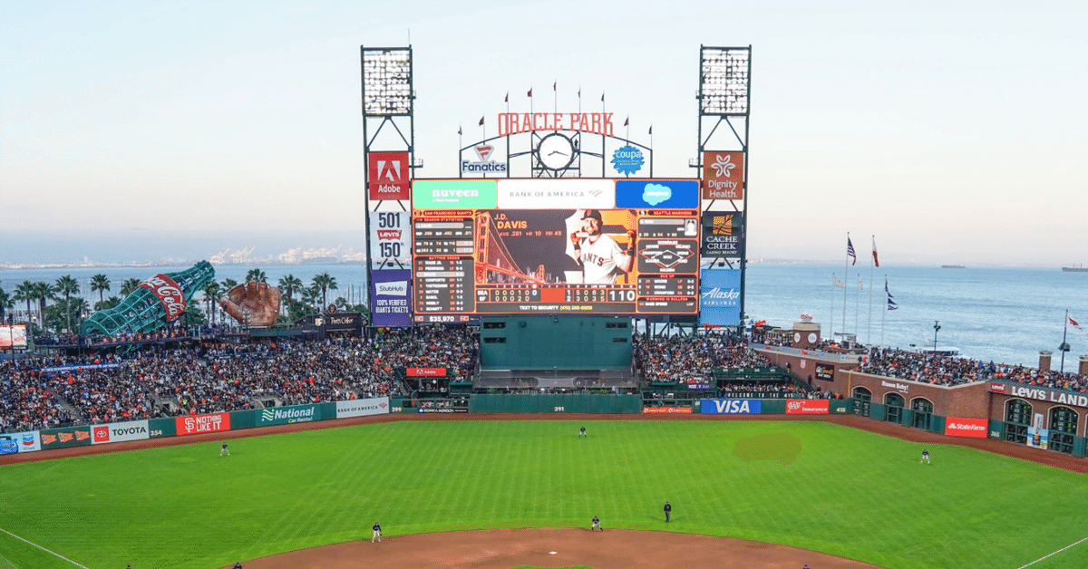 ８５８日連続ブログ更新中 いびつな球場3