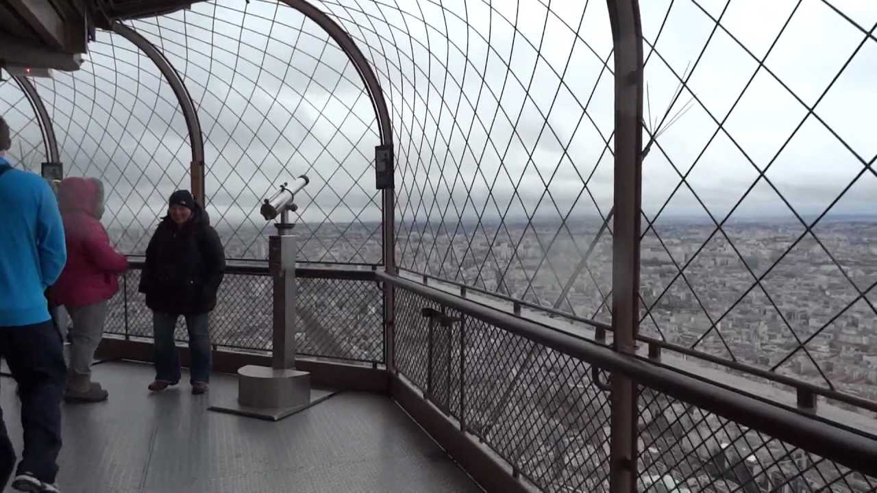 パリのエッフェル塔 2 階または頂上へのアクセス ツアーに参加するKlook