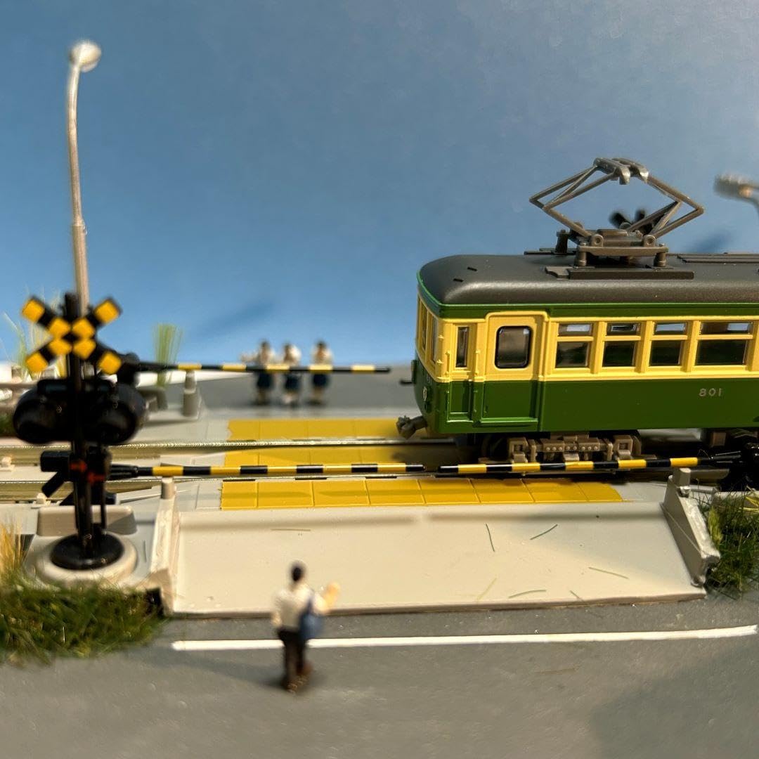 江ノ電 鎌倉高校前駅 踏切と海