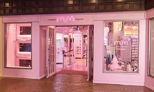 フリューが運営する「“せかいいち、かわいい”プリのお店」がコンセプトのプリ機専門店『moreru mignon』舞浜イクスピアリ店、”PINKGENIC”な店舗を初公開！フリュー株式会社のプレスリリース