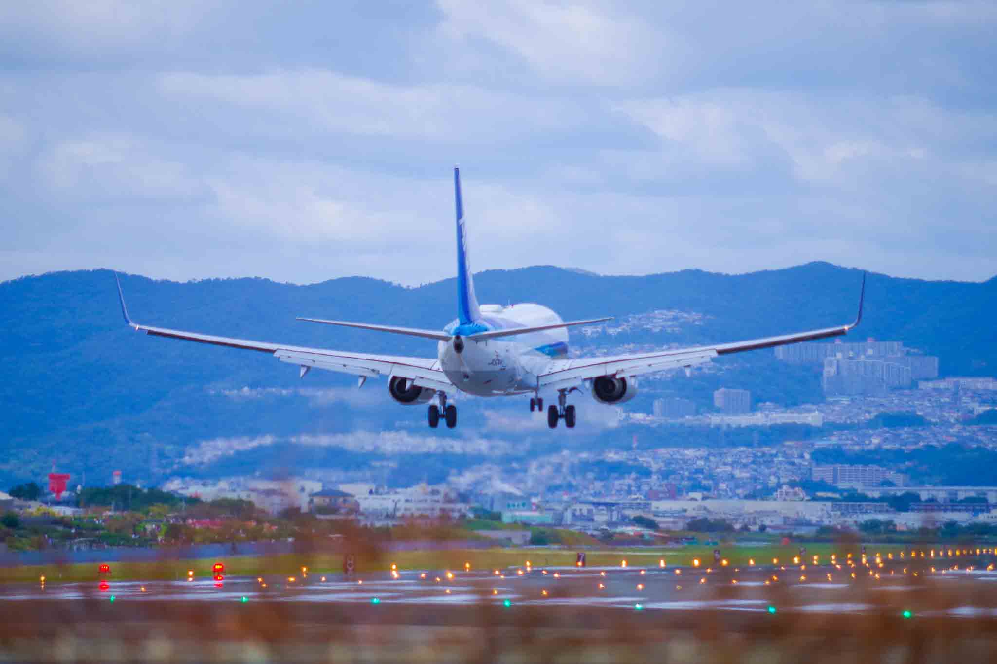 伊丹の飛行機撮影ポイント 千里川土手MGT Greenjet 飛行機撮影記